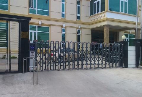 Cổng xếp hợp kim nhôm