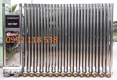 Cổng xếp inox VEGADOOR