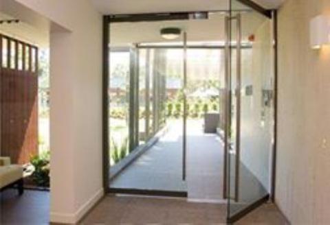 Cửa kính cường lực