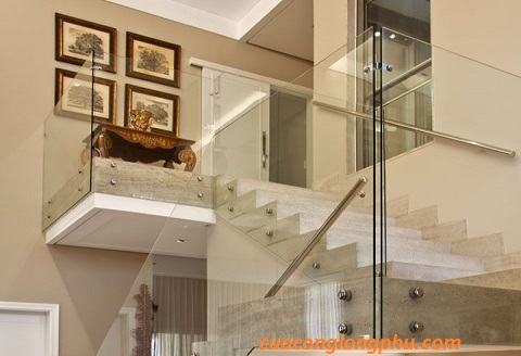 Cầu thang kính cường lực thanh hóa