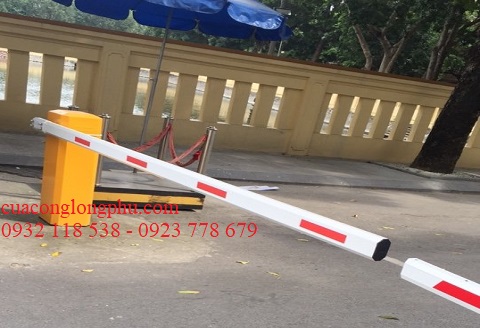 Barie tự động - Thanh chắn xe - Long Phú