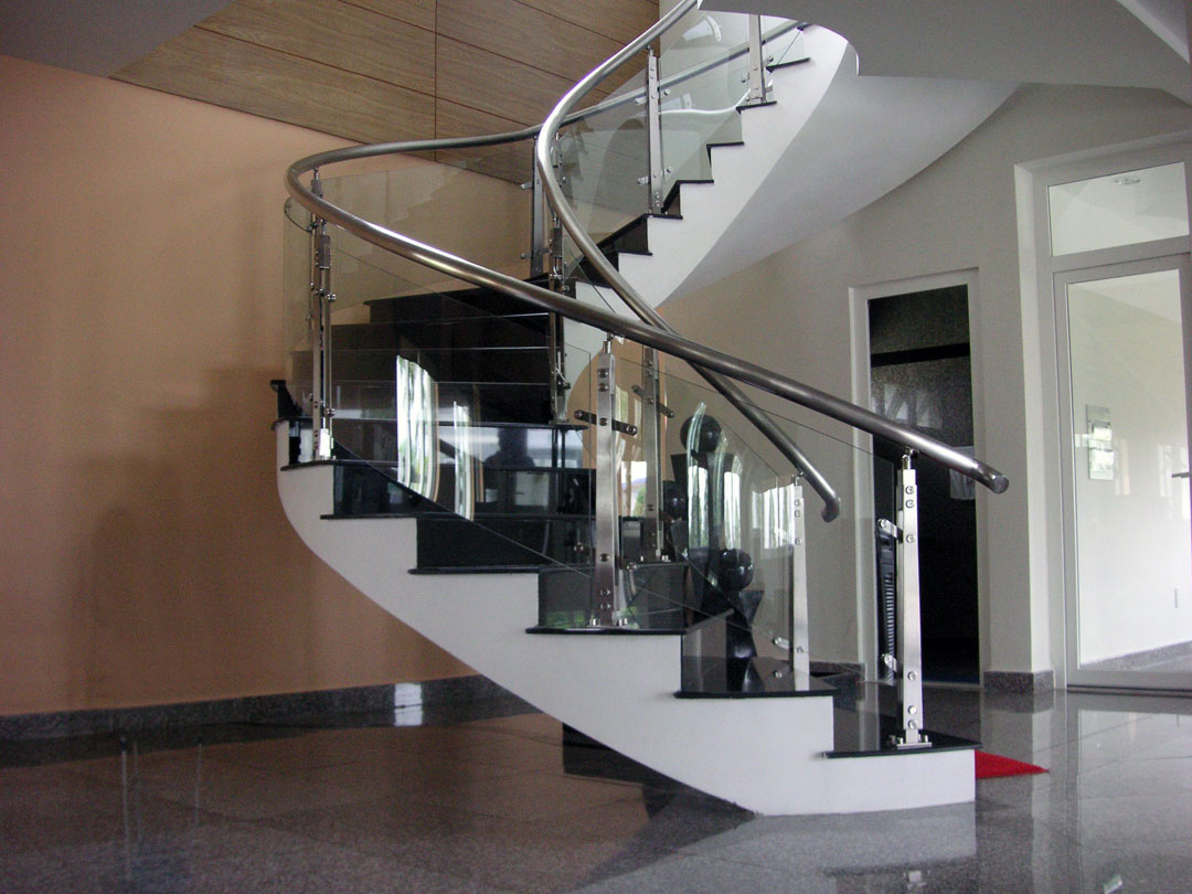 cau-thang-kinh-cuong-luc-thanh-hoa-6