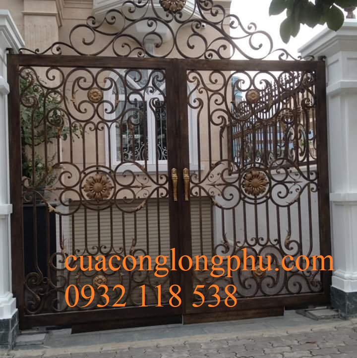 cong-tu-dong-am-san-long-phu