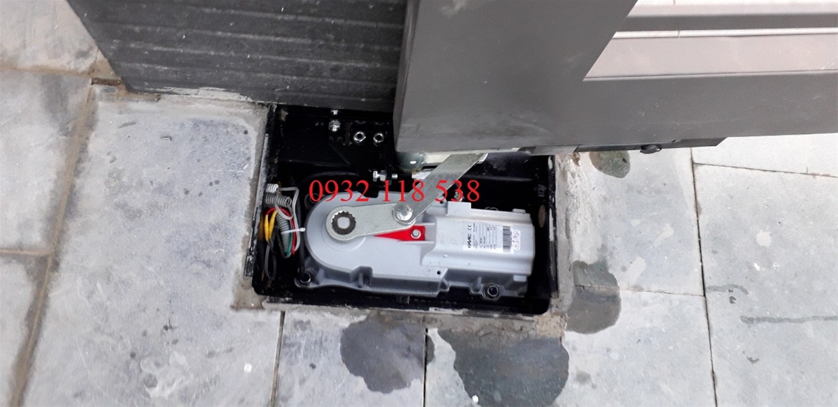 cong-tu-dong-vegadoor