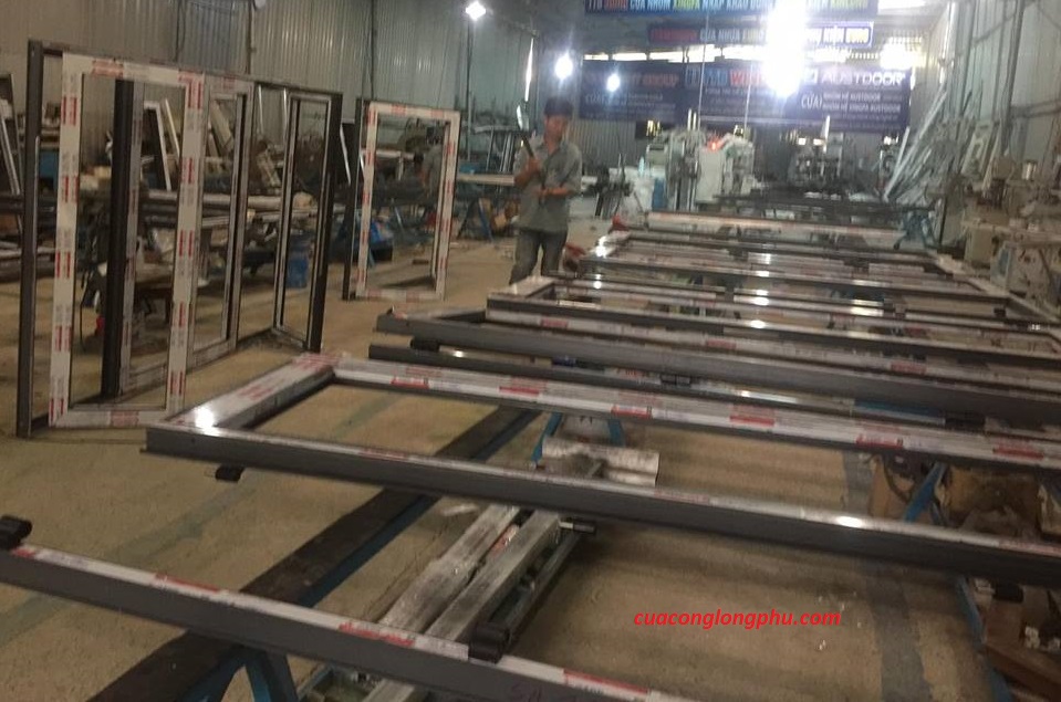 cua-nhom-he-thanh-hoa-gia-re